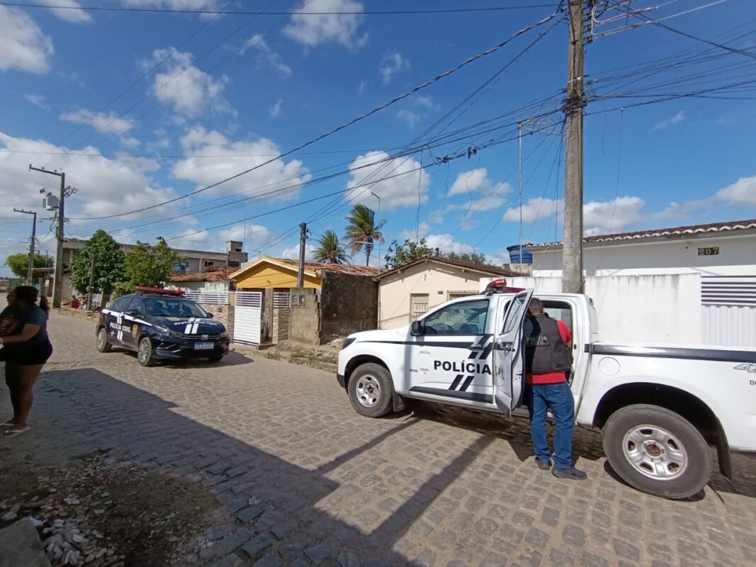 Após denúncias, dupla é presa por suspeita de vários roubos em Mamanguape