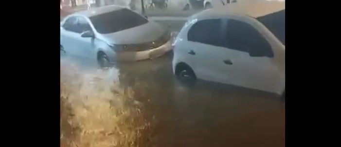 Moradores registram fortes chuvas em Catolé do Rocha