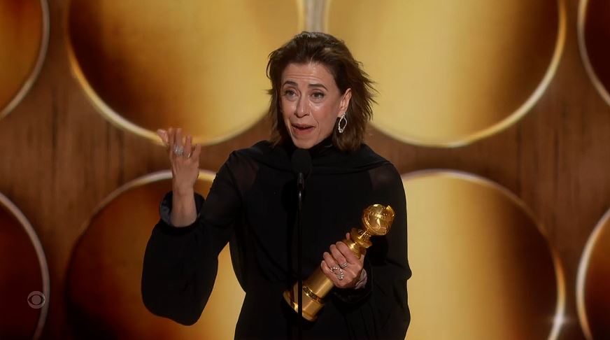 Fernanda Torre em discurso no Globo de Ouro. (foto: reprodução/twitter)